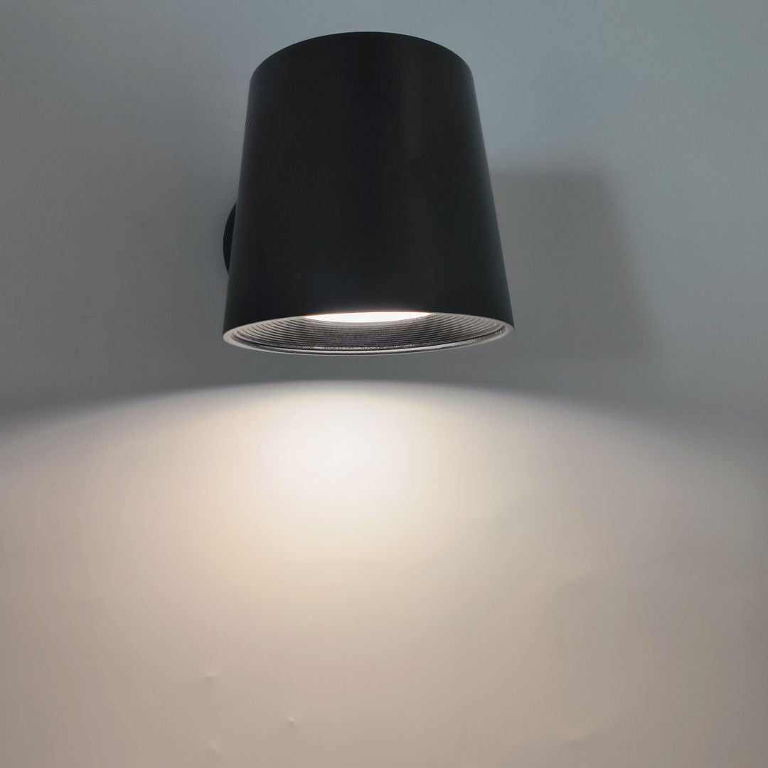 Aplique com interruptor Serantes, lâmpada ajustável de metal