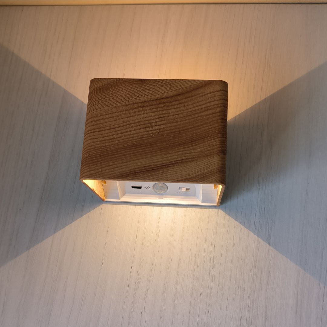 Applique murale avec interrupteur Serantes, lampe en métal réglable
