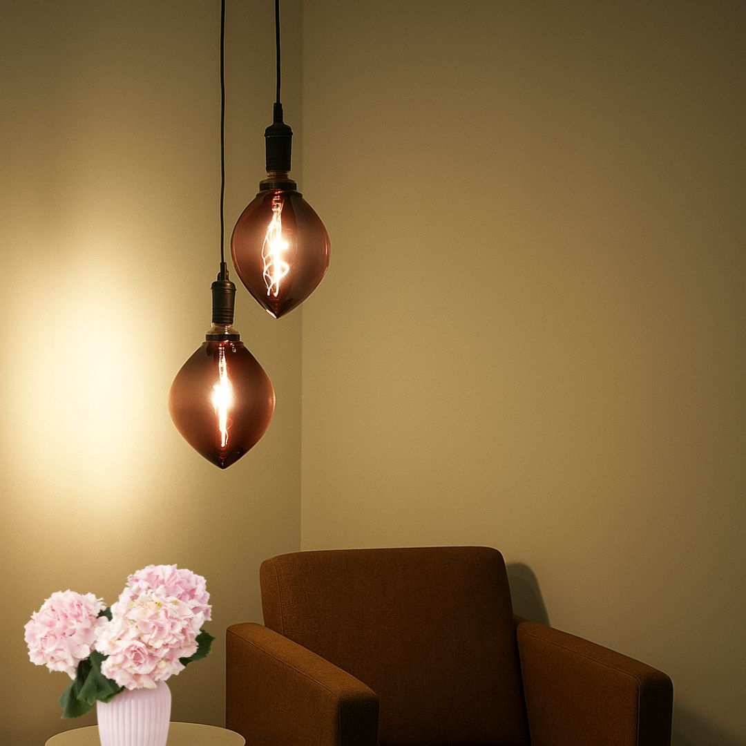 Lâmpada LED decorativa E27 4W 1800K com design de folha em vidro castanho