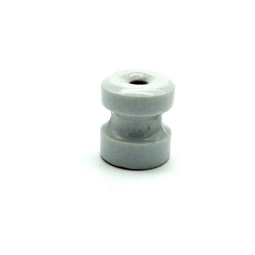 Aislador de Porcelana Blanco 29x34 mm para Cable Trenzado