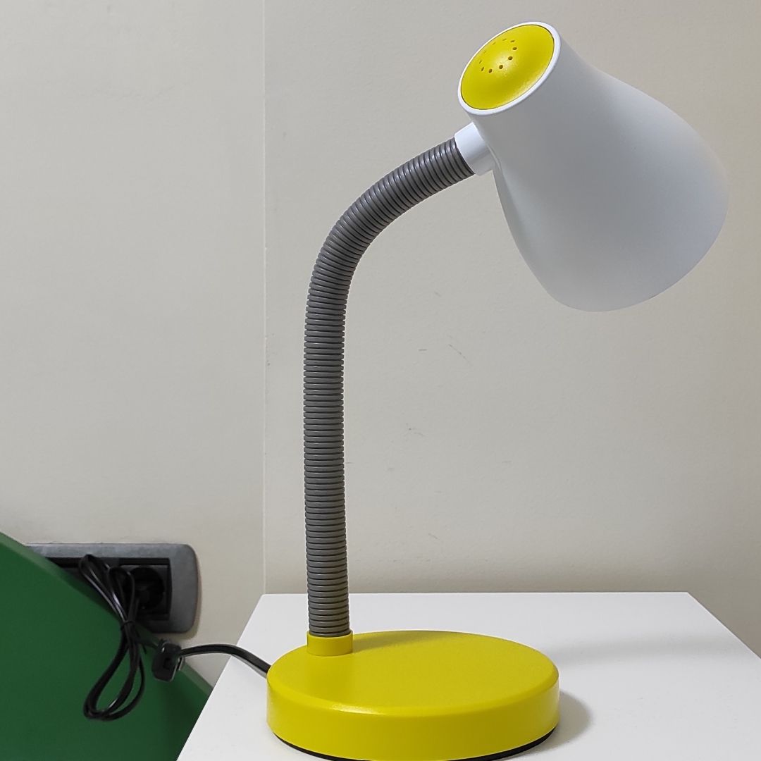 Flexo de Escritorio E27: Colores Vibrantes para Habitaciones Infantiles