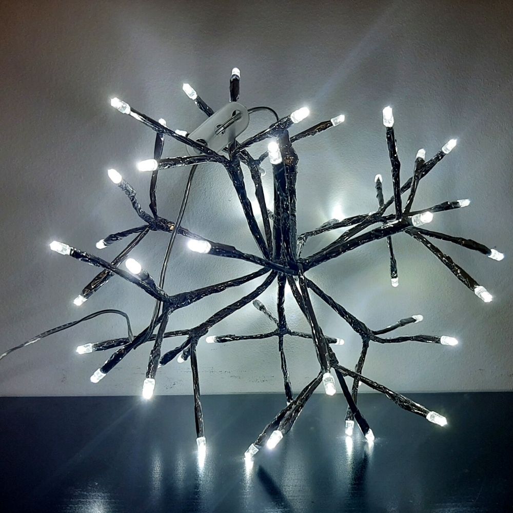 Estrella colgante de 50 cm con 120 LED blanco frío para interior y exterior