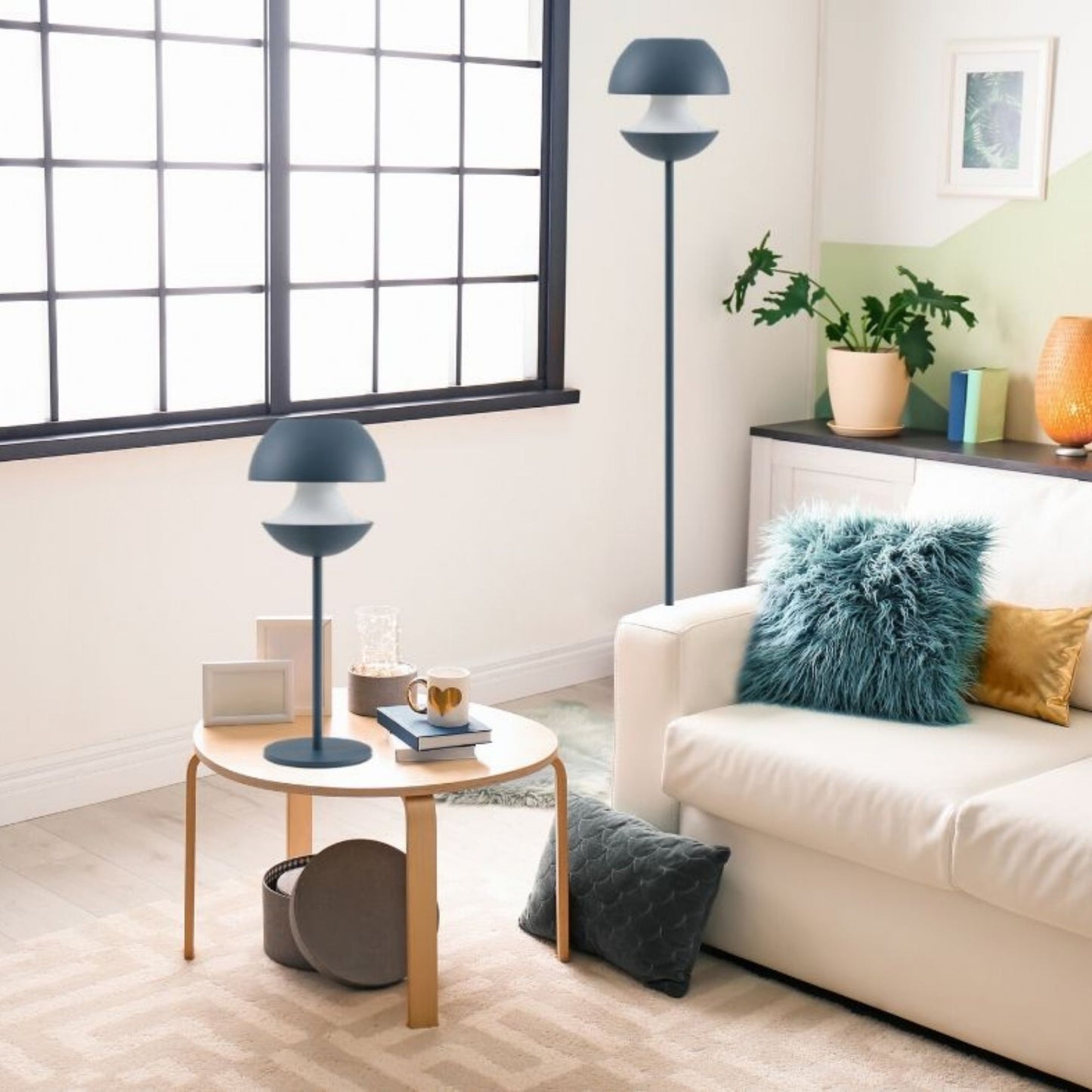 Lámpara de Mesa con Tulipa Azul y Blanca