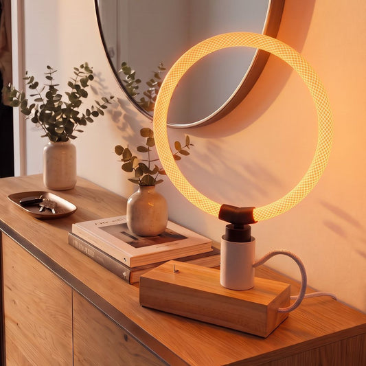 Bombilla LED E27 Decorativa con Aro de Cuerda Blanca – Luz Cálida 1800K