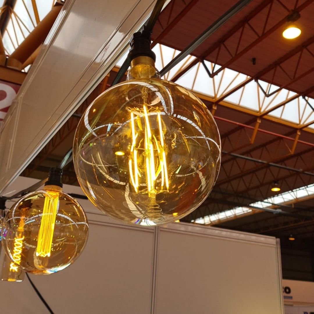 Bombilla Decorativa LED E27 4W 1800K Globo G200 en Cristal Dorado