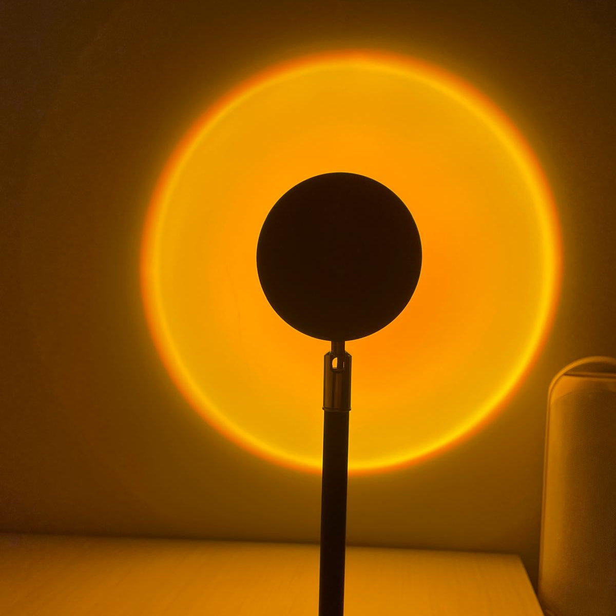 Lámpara de Mesa LED Sunset con Iluminación Cálida Ambiental y Cabezal Ajustable
