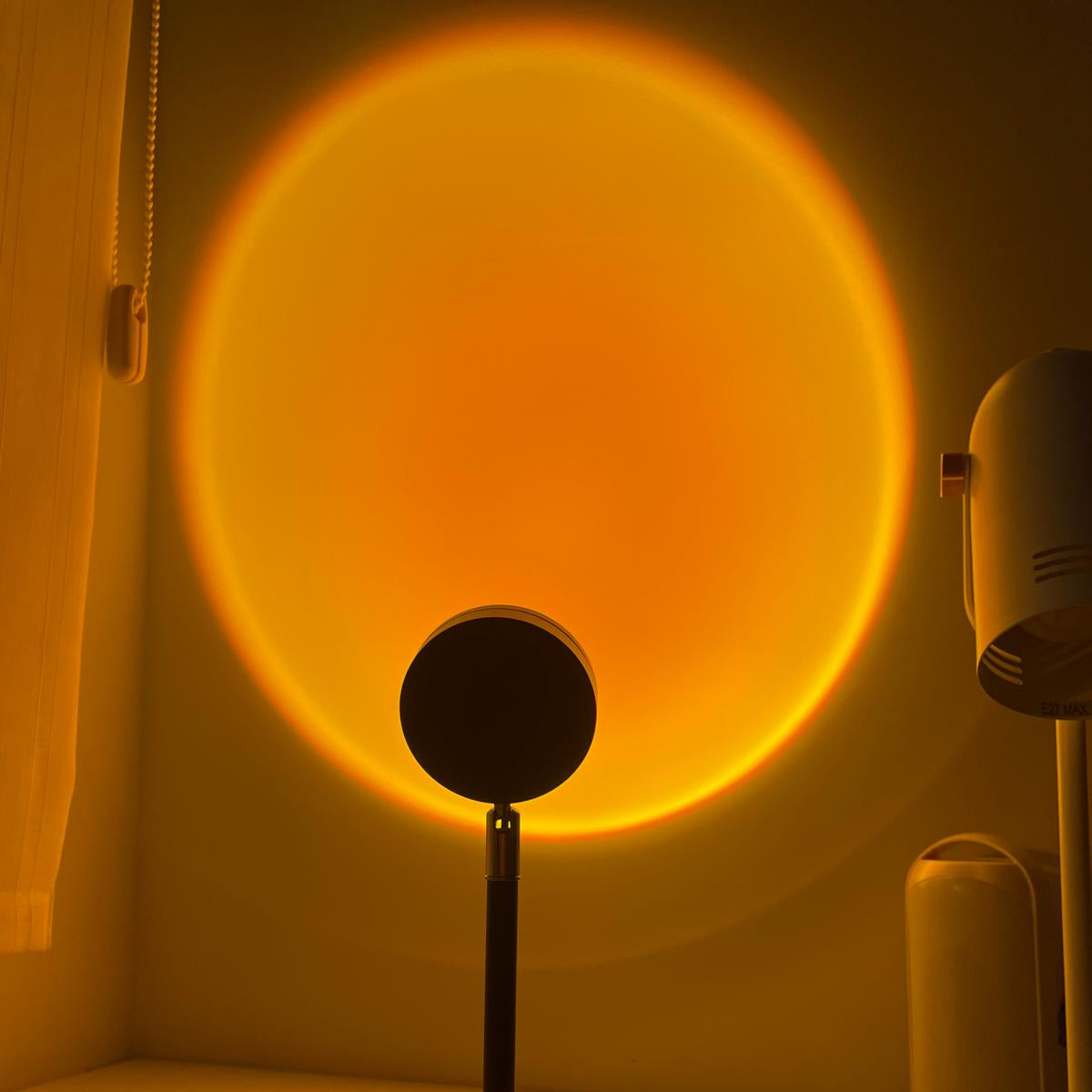 Lámpara de Mesa LED Sunset con Iluminación Cálida Ambiental y Cabezal Ajustable