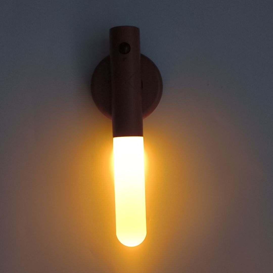 Applique murale avec interrupteur Serantes, lampe en métal réglable