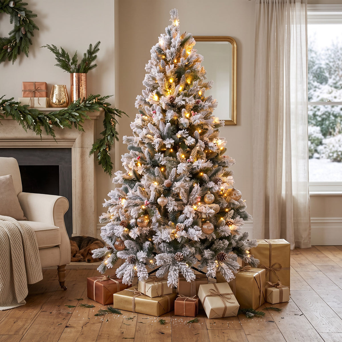 Sapin de Noël Led enneigé avec pommes de pin et boules rouges 150 cm
