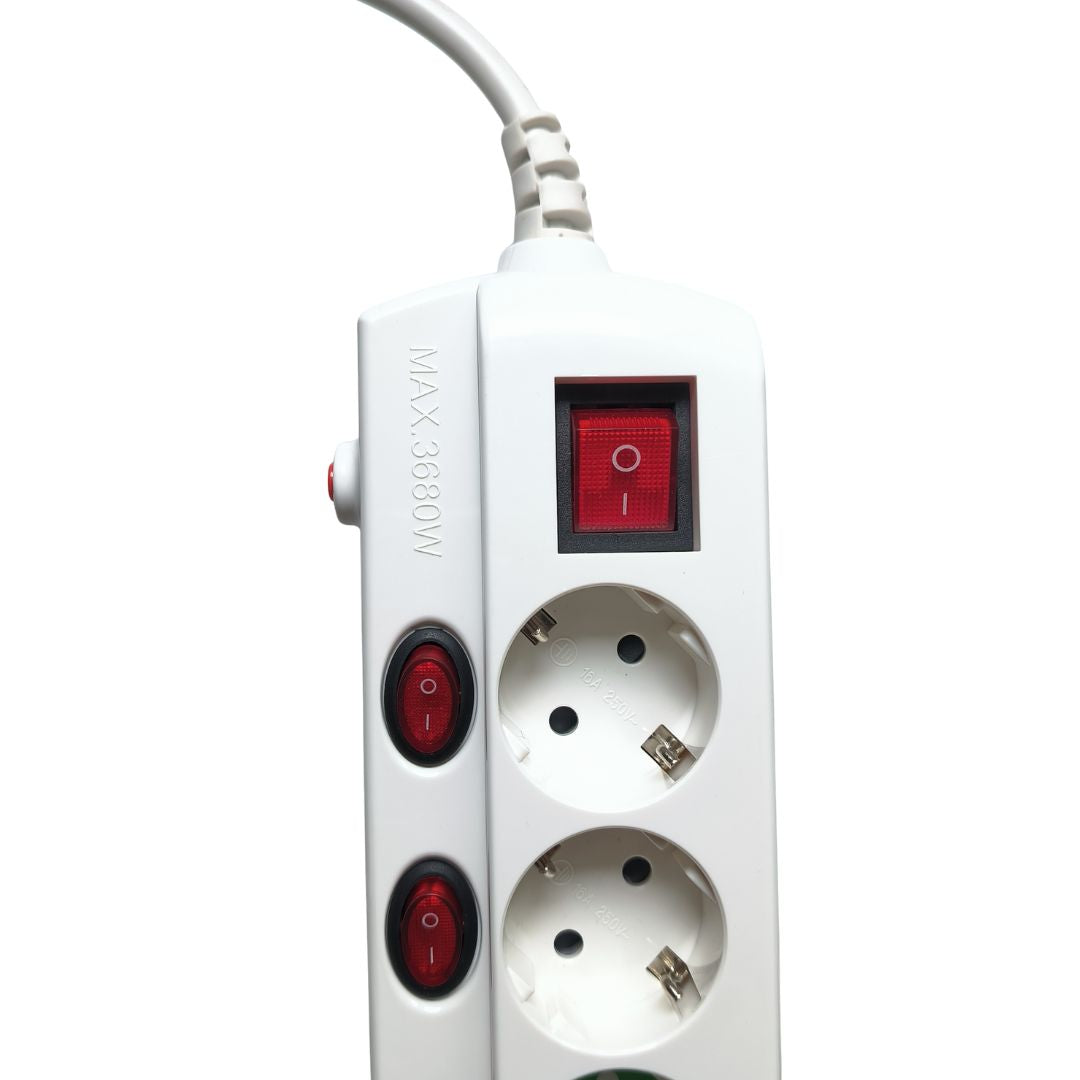 Regleta de superficie 4 enchufes Schuko con protección e interruptores luminosos