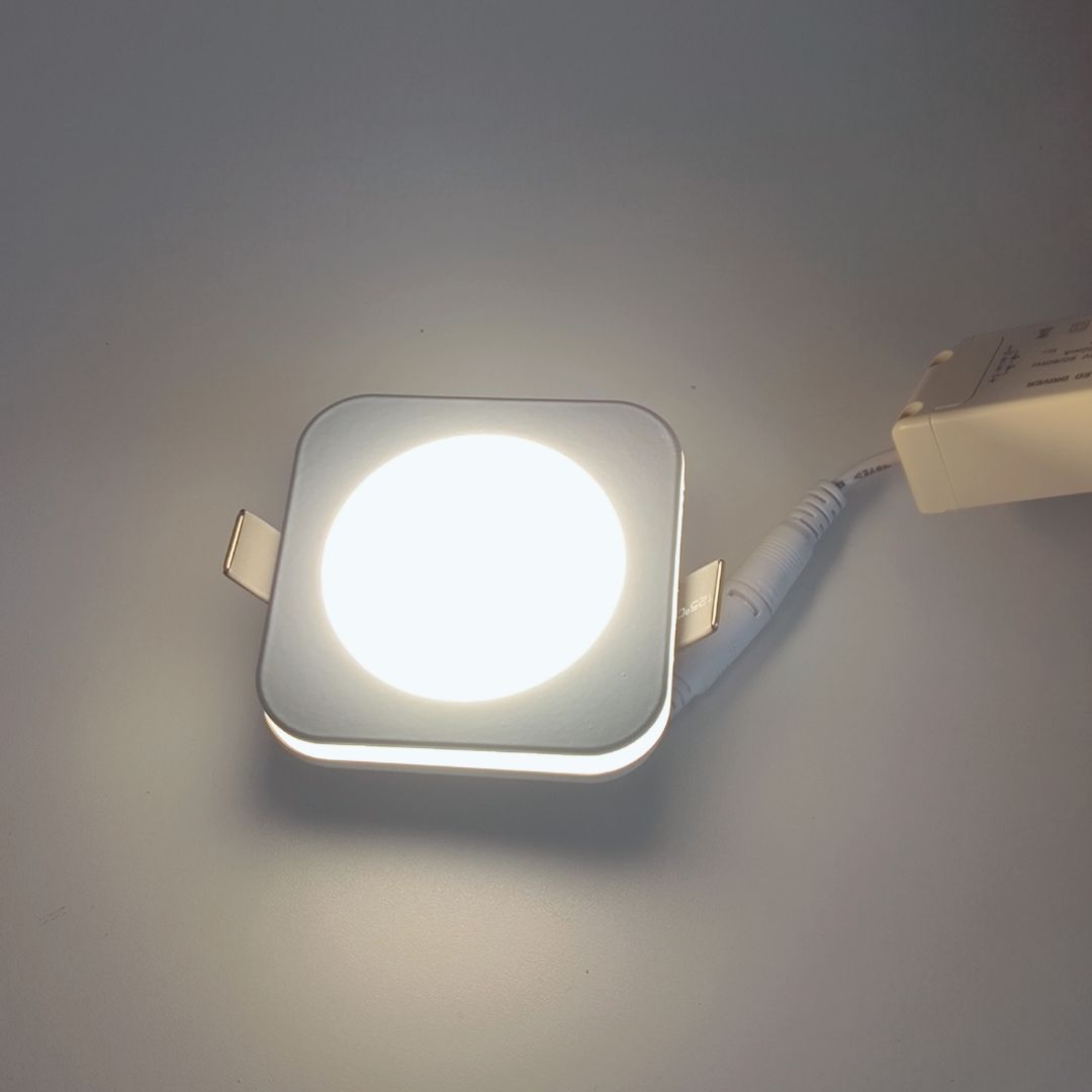 Downlight LED Encastrable 6W Carré - Coupe 70mm, IP44 - Idéal pour Salles de Bain