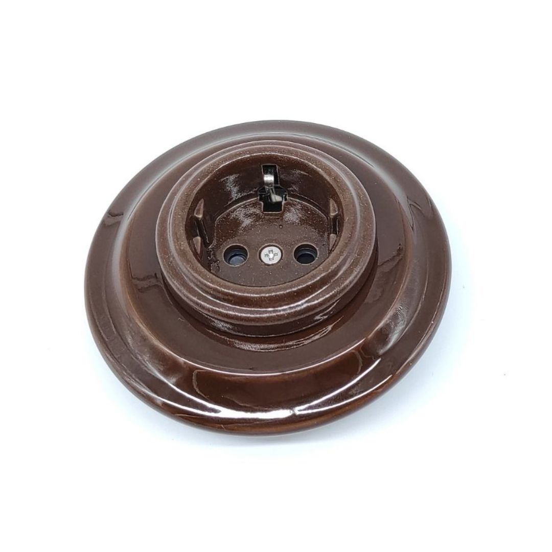 Prise encastrée vintage en porcelaine marron – 16 A 250 V