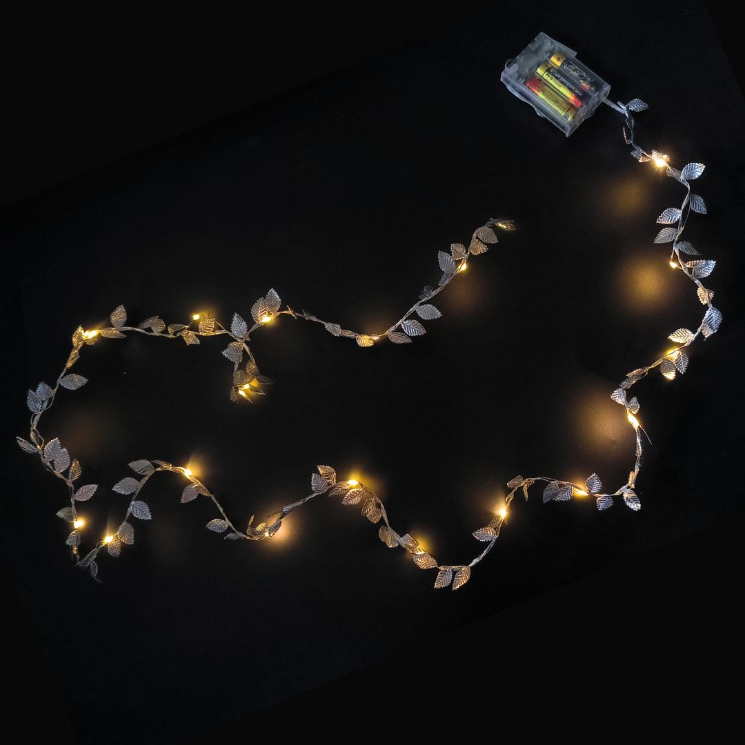Guirnalda LED con Hojas Plateadas – 20 Luces Cálidas 1,9 m