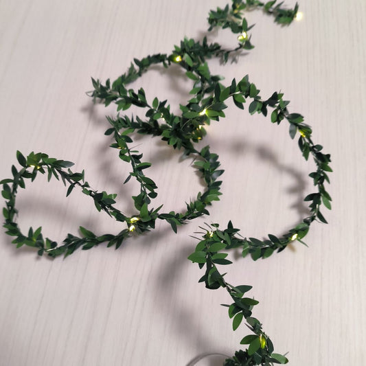 Guirnalda LED con Hojas Verdes – 20 Luces Cálidas 1,9 m