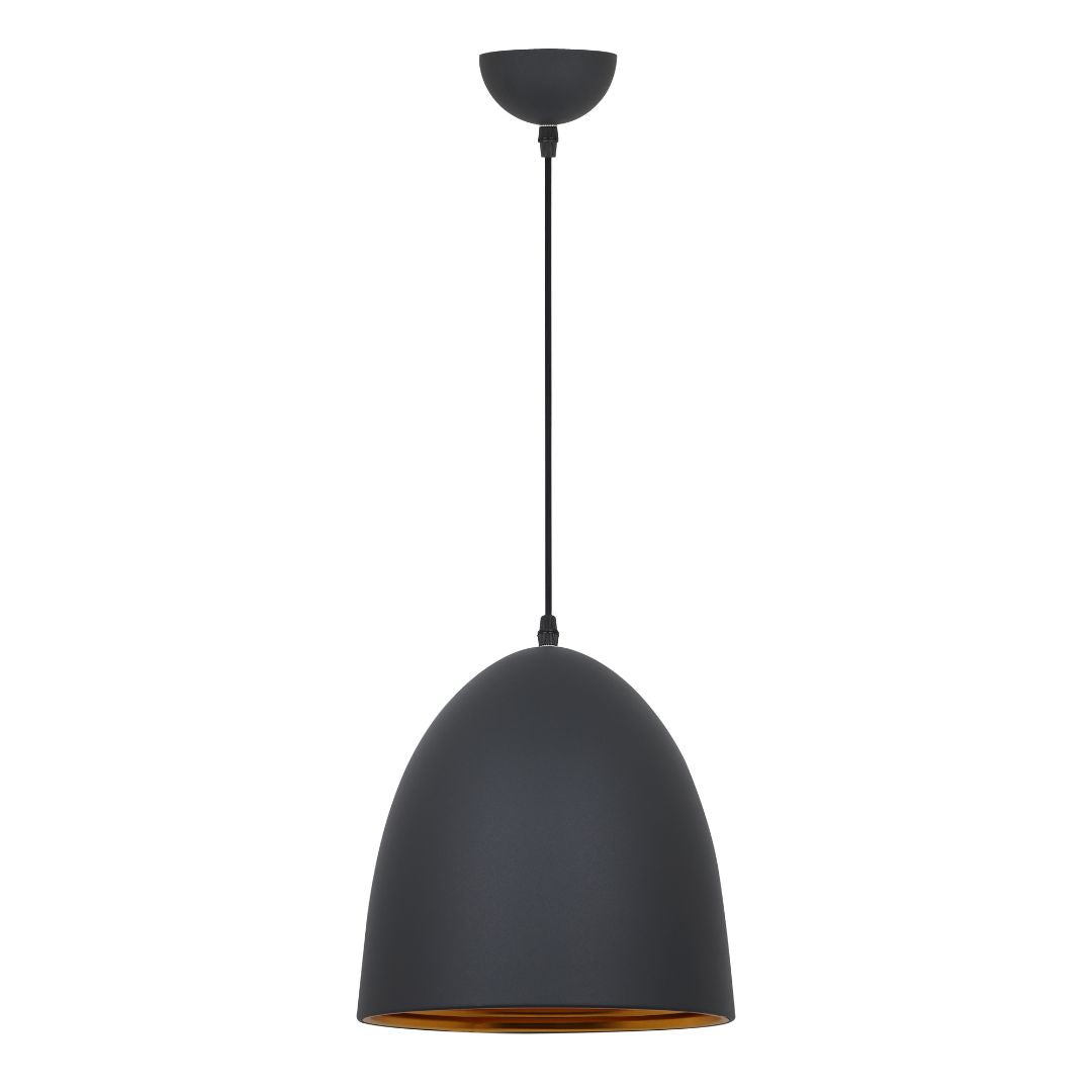Candeeiro suspenso de metal preto com interior em ouro velho