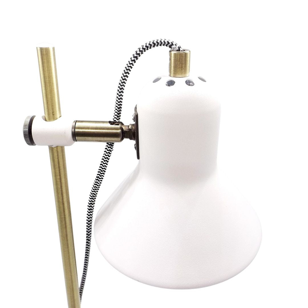 Lampe de table en métal blanc et doré avec abat-jour réglable