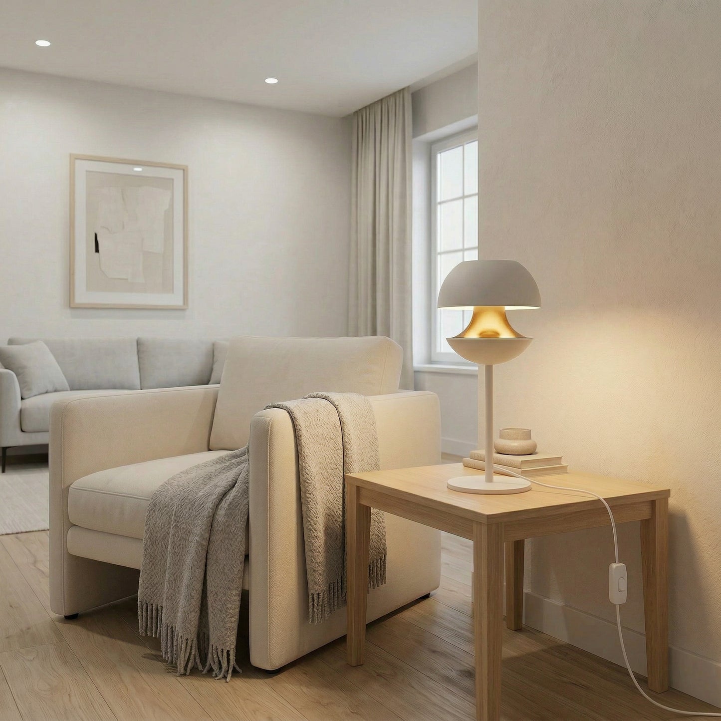 Lampe de table avec tulipe en blanc et or