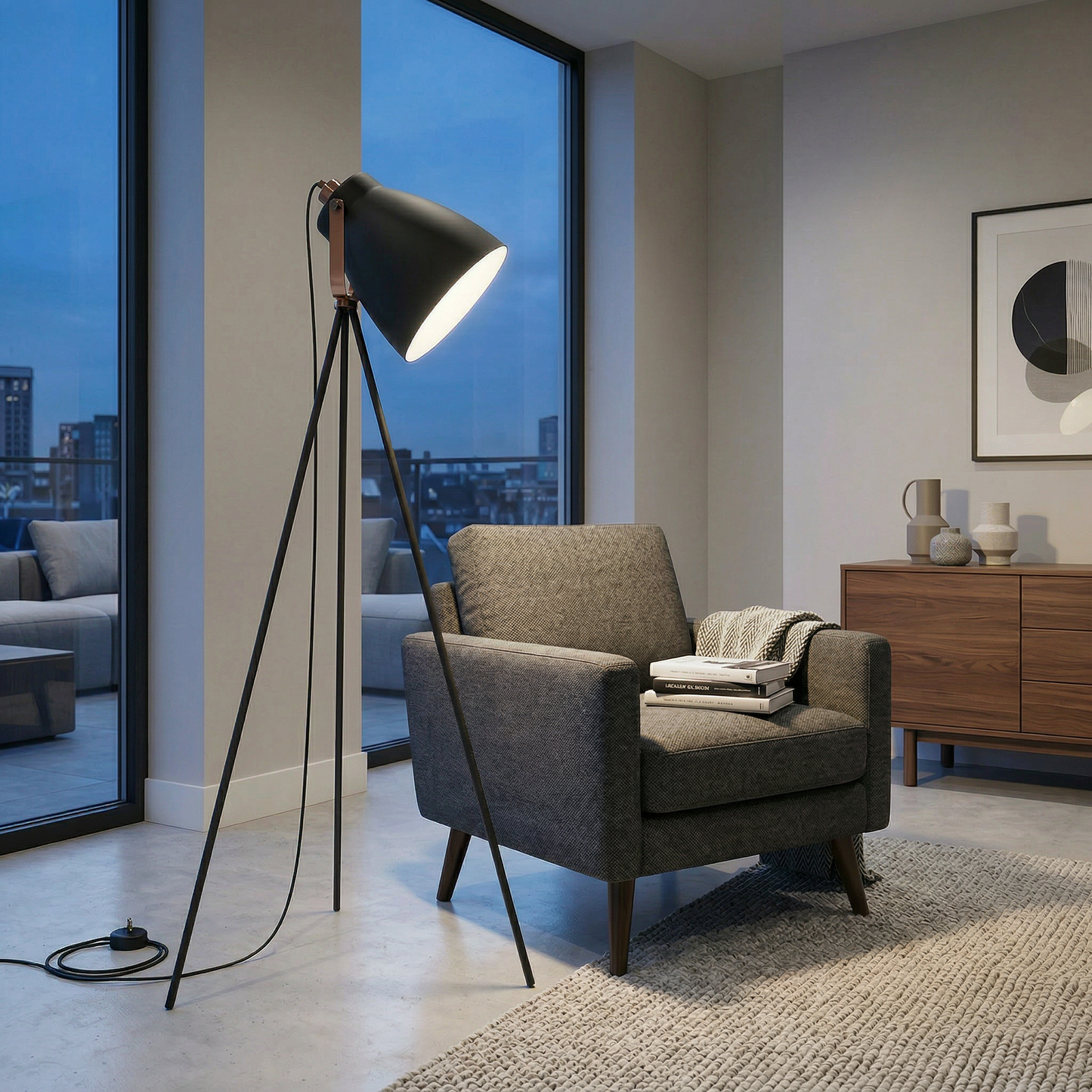 Candeeiro de pé vintage em metal – tripé preto e cúpula preta/cobre