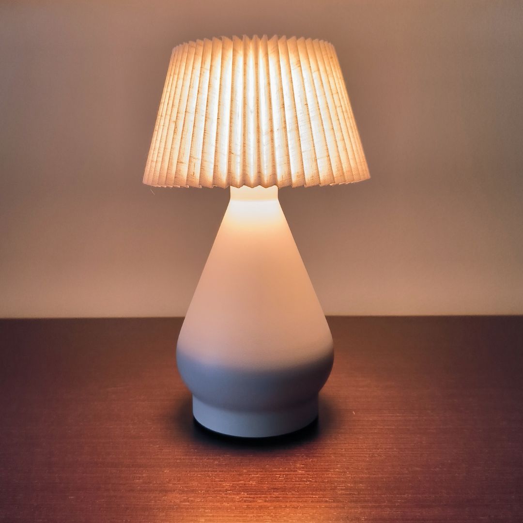 Lampe de table tactile LED rechargeable de 1,5 W avec changement de tonalité et d'intensité lumineuse