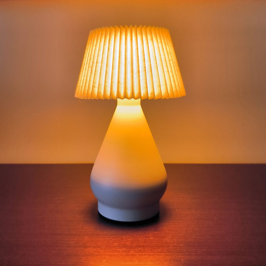 Lampe de table tactile LED rechargeable de 1,5 W avec changement de tonalité et d'intensité lumineuse