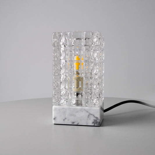 Candeeiro de mesa LED com base em mármore branco e abajur de vidro