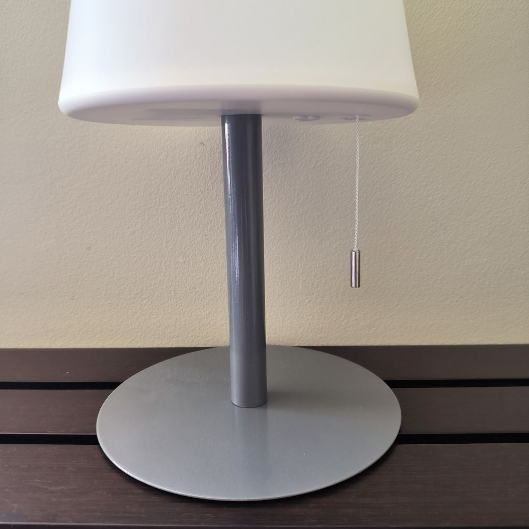 Lámpara de Mesa LED Recargable IP44 con Interruptor de Cuerda y Efectos RGB