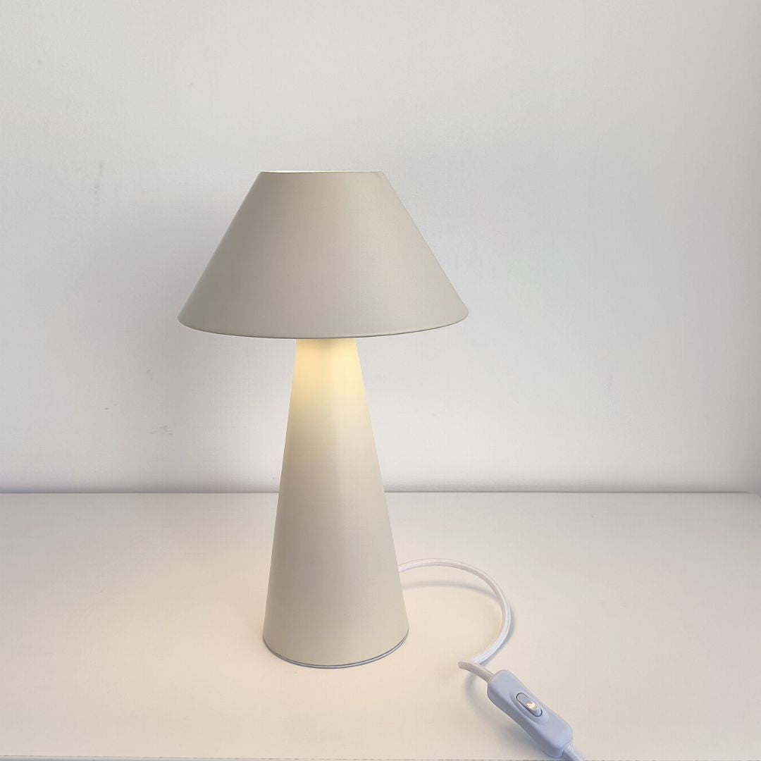 Lampe de table champignon en métal