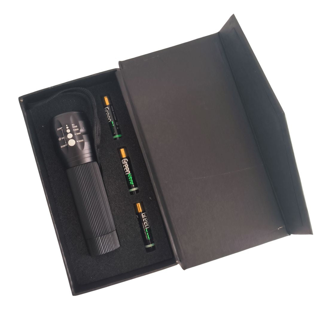 Lanterna LED recarregável USB profissional de alta potência, zoom e intensidade ajustável