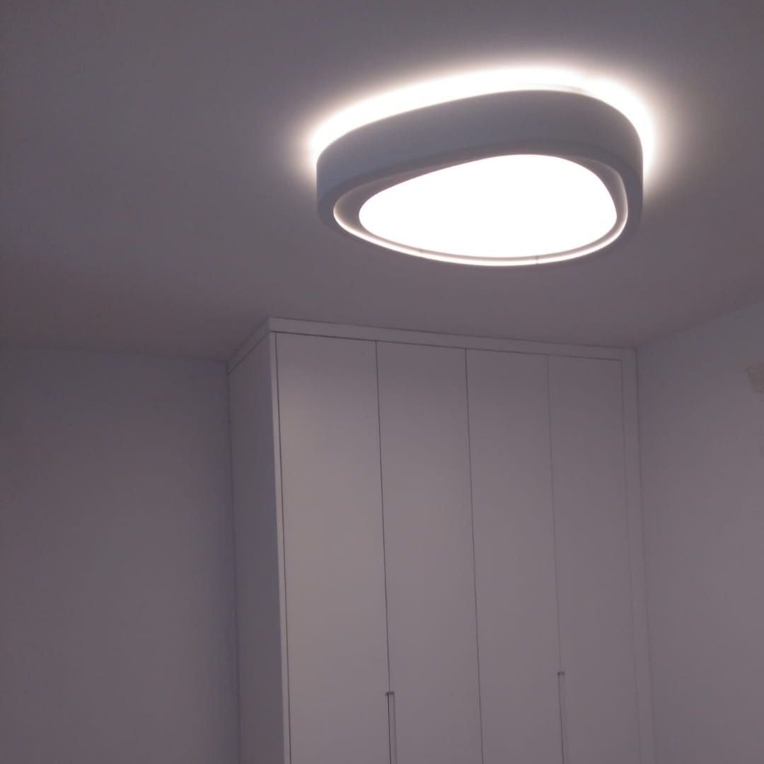 Plafonnier LED Moderne 48W 3000K - Éclairage Efficace et Style Contemporain