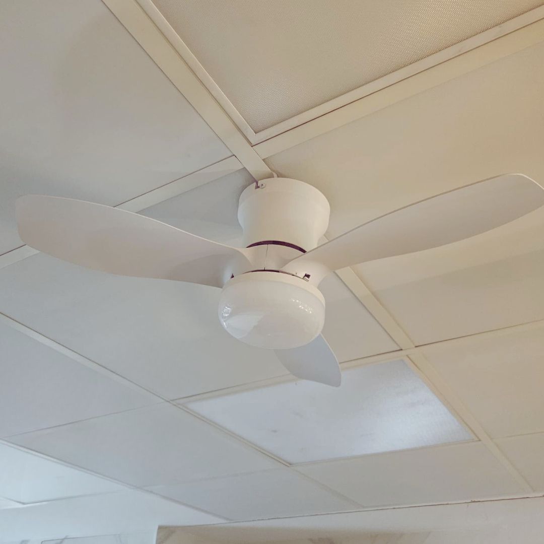Ventilador Pequeño de Techo 20W LED Regulable con Mando – 12W Motor DC
