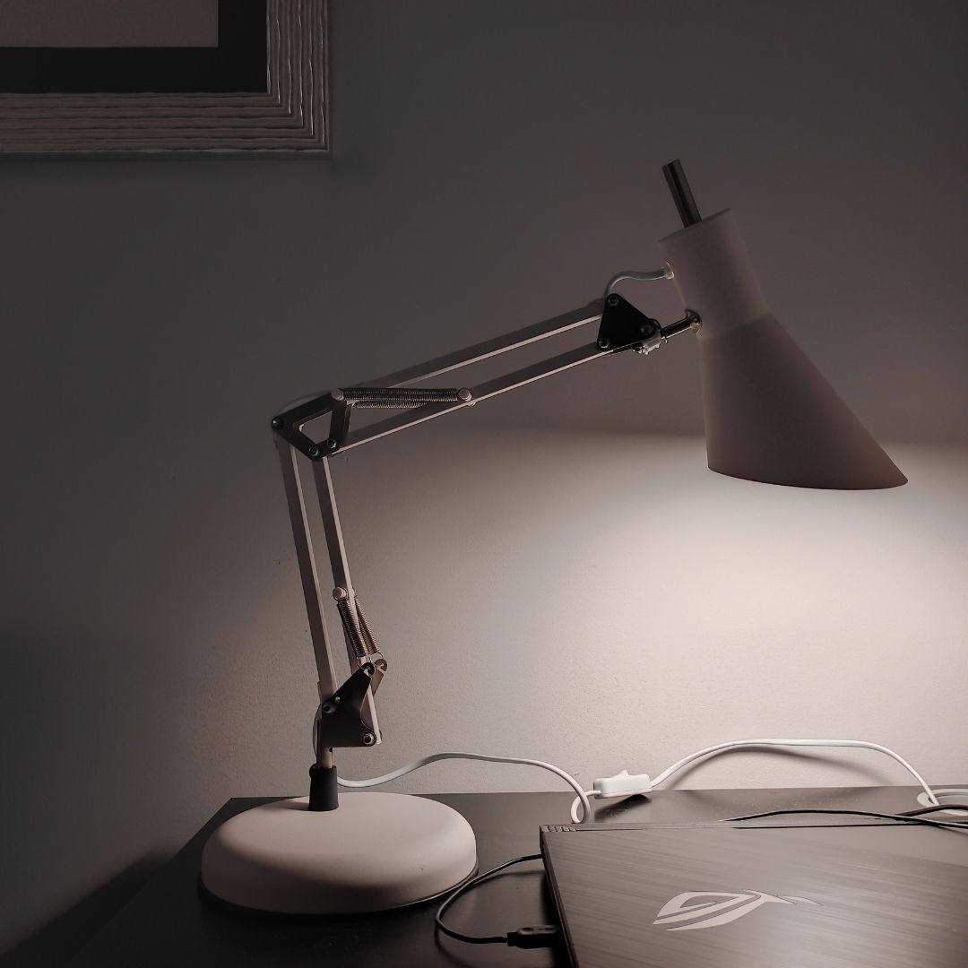 Lámpara Flexo de escritorio Articulada de Metal Blanco y Plata