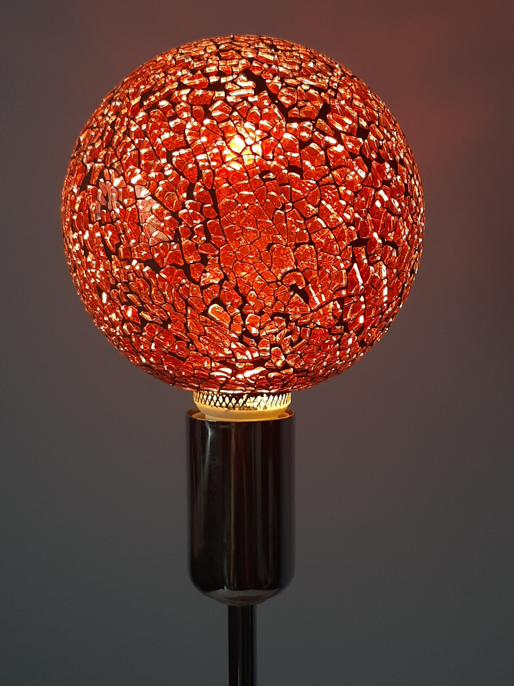 Bombilla Decorativa LED E27 4w Globo G125 en Cristales Rojos 2