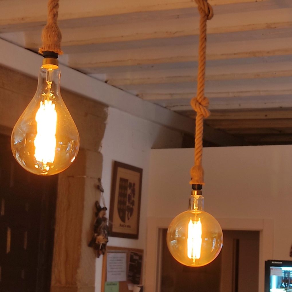 Bombilla LED Globo XL Dorada E27 8W 2200K – Luz Cálida y Decorativa de Gran Tamaño 2