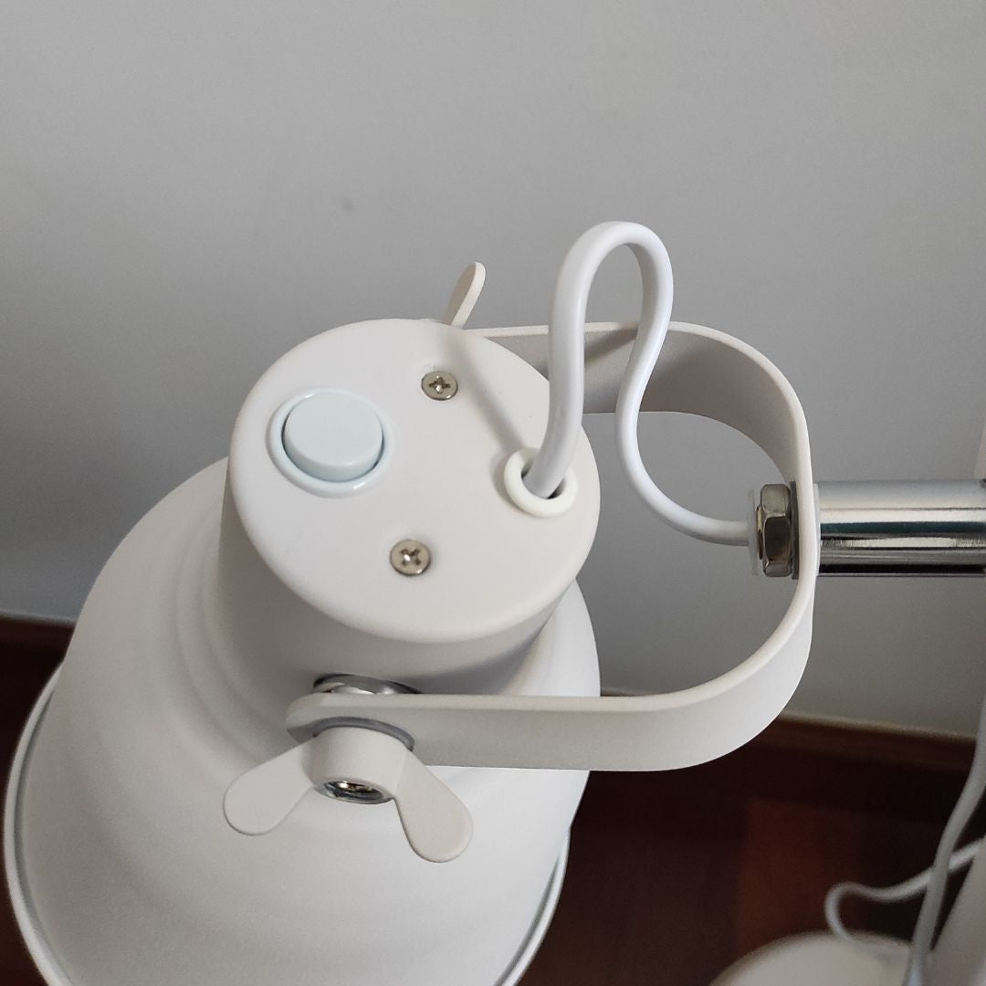 Lámpara de Mesa Flexo Blanca de Aluminio con Foco Orientable E27