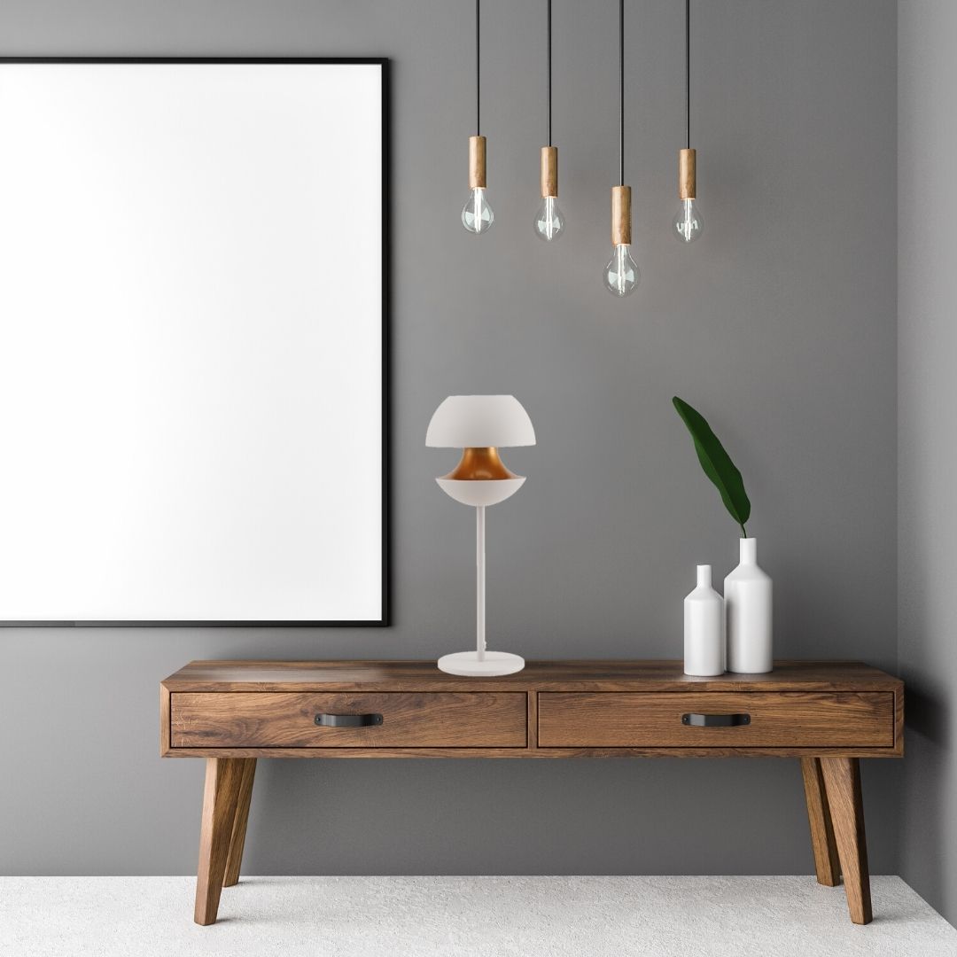 Lámpara de Mesa con Tulipa en Blanca y Dorada