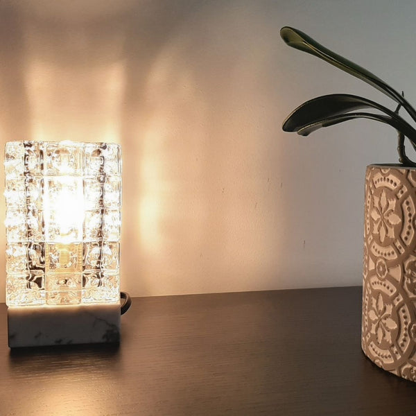 Lámpara de Mesa Led Base Mármol Blanco y Tulipa Cristal