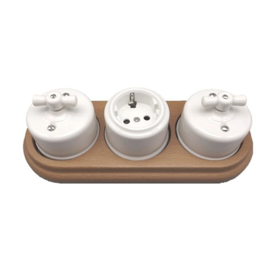 marco triple con mecanismos superficie porcelana blanca