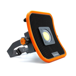 Foco Proyector Led de Trabajo Recargable con USB IP54 30W 6500K, 5mts cable 3 X 1,5 mm y cargador 12 V